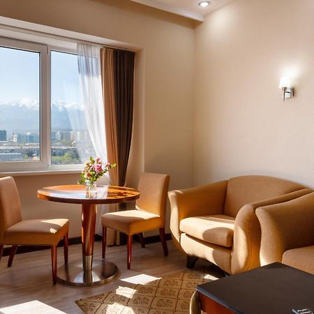 Regardal Hotel Almaty Luaran gambar