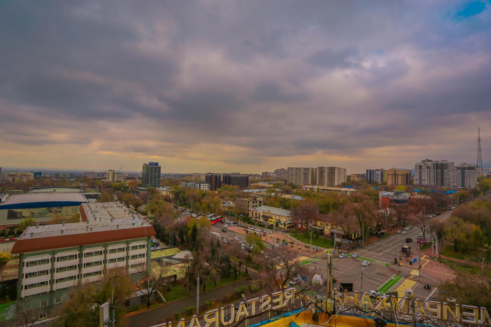 Regardal Hotel Almaty Luaran gambar