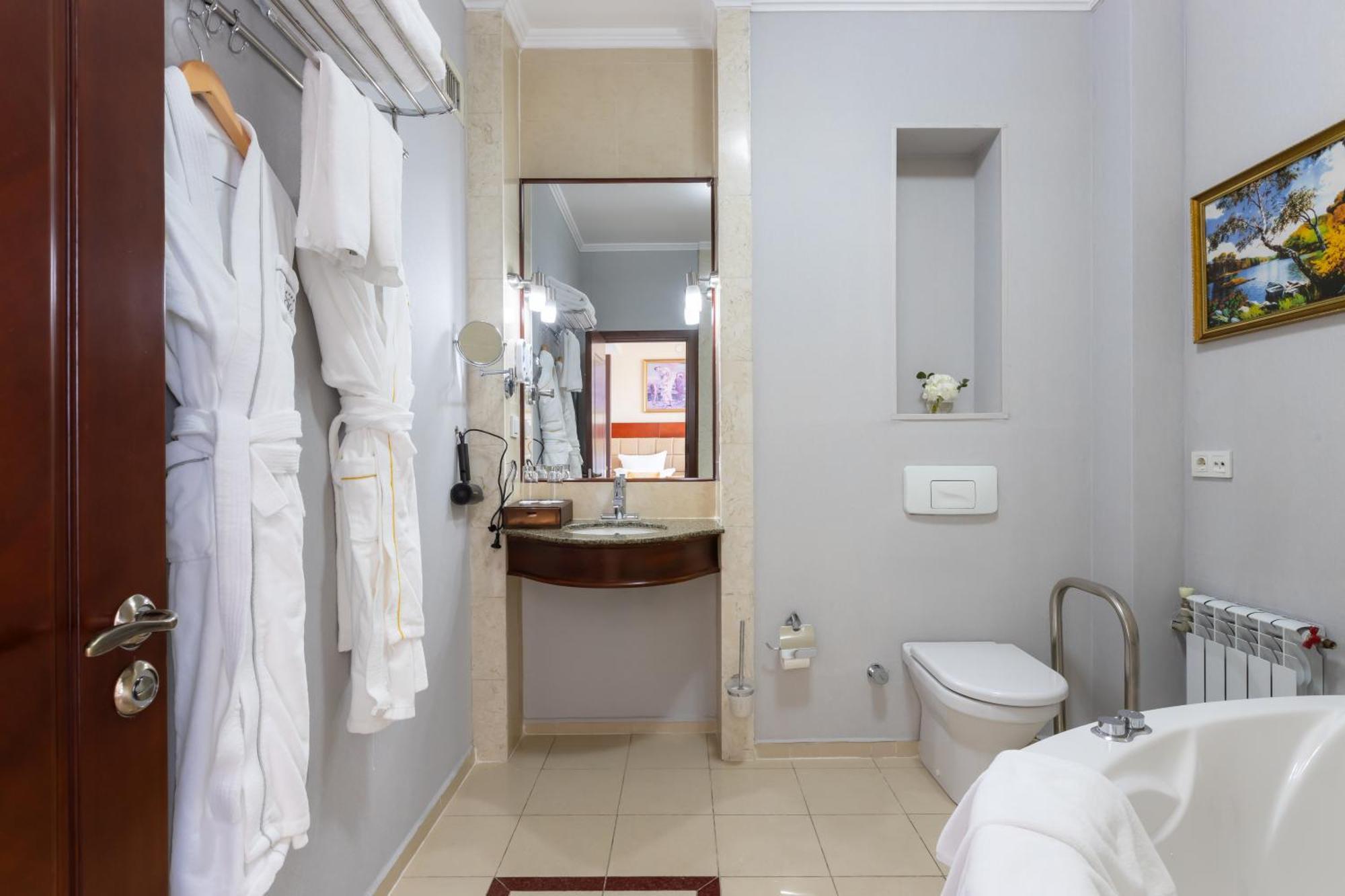 Regardal Hotel Almaty Luaran gambar