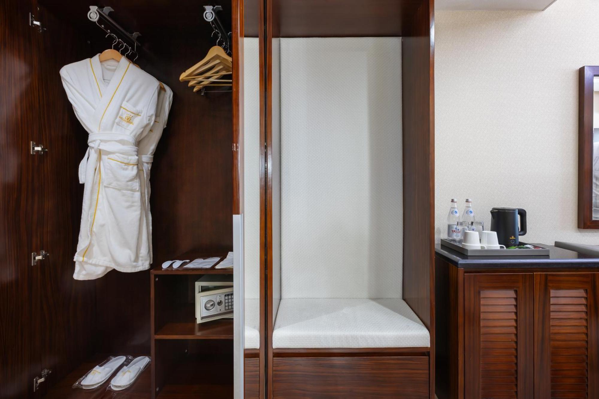 Regardal Hotel Almaty Luaran gambar