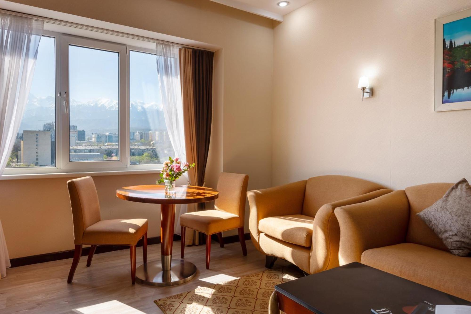 Regardal Hotel Almaty Luaran gambar