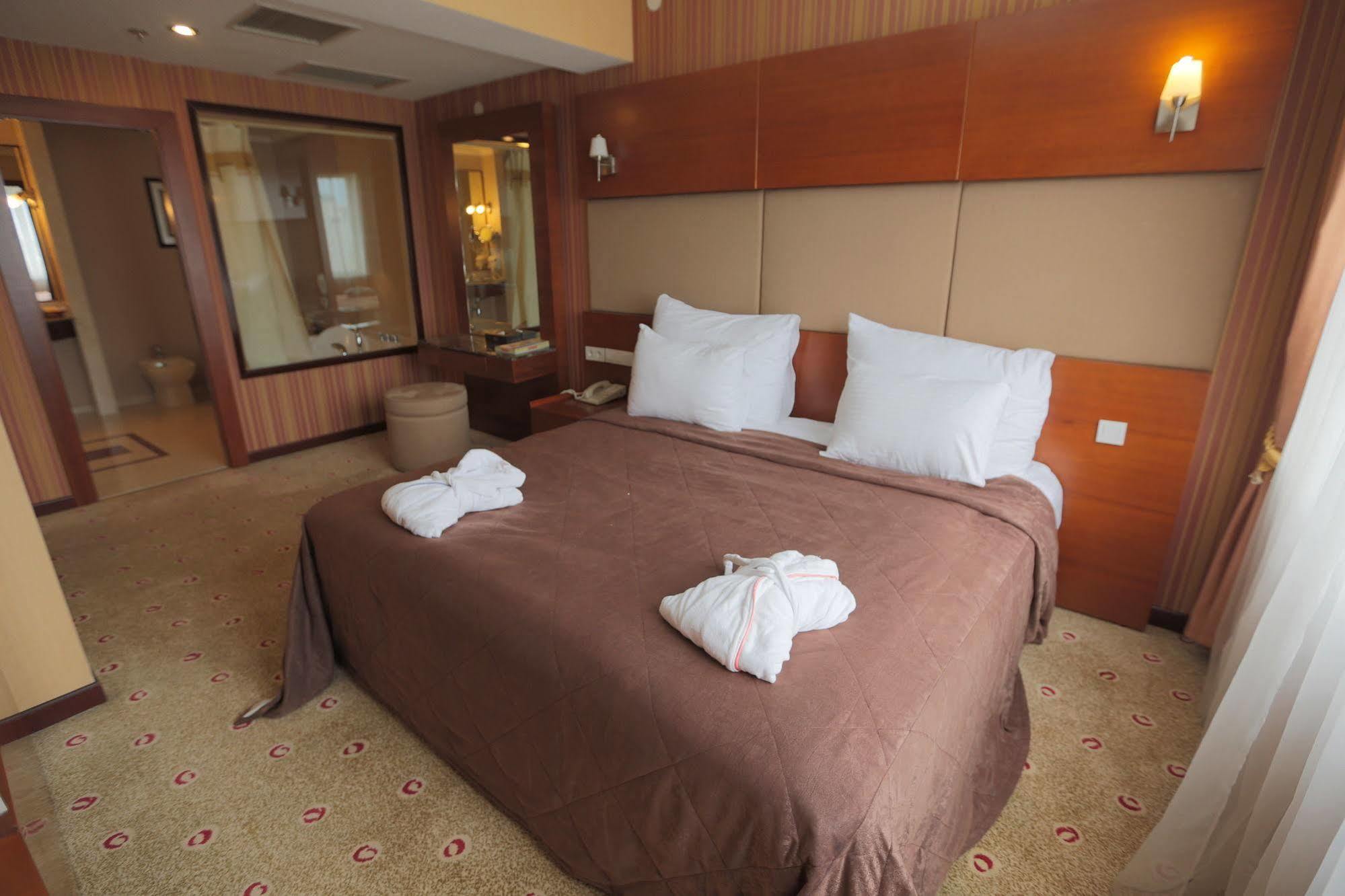 Regardal Hotel Almaty Luaran gambar