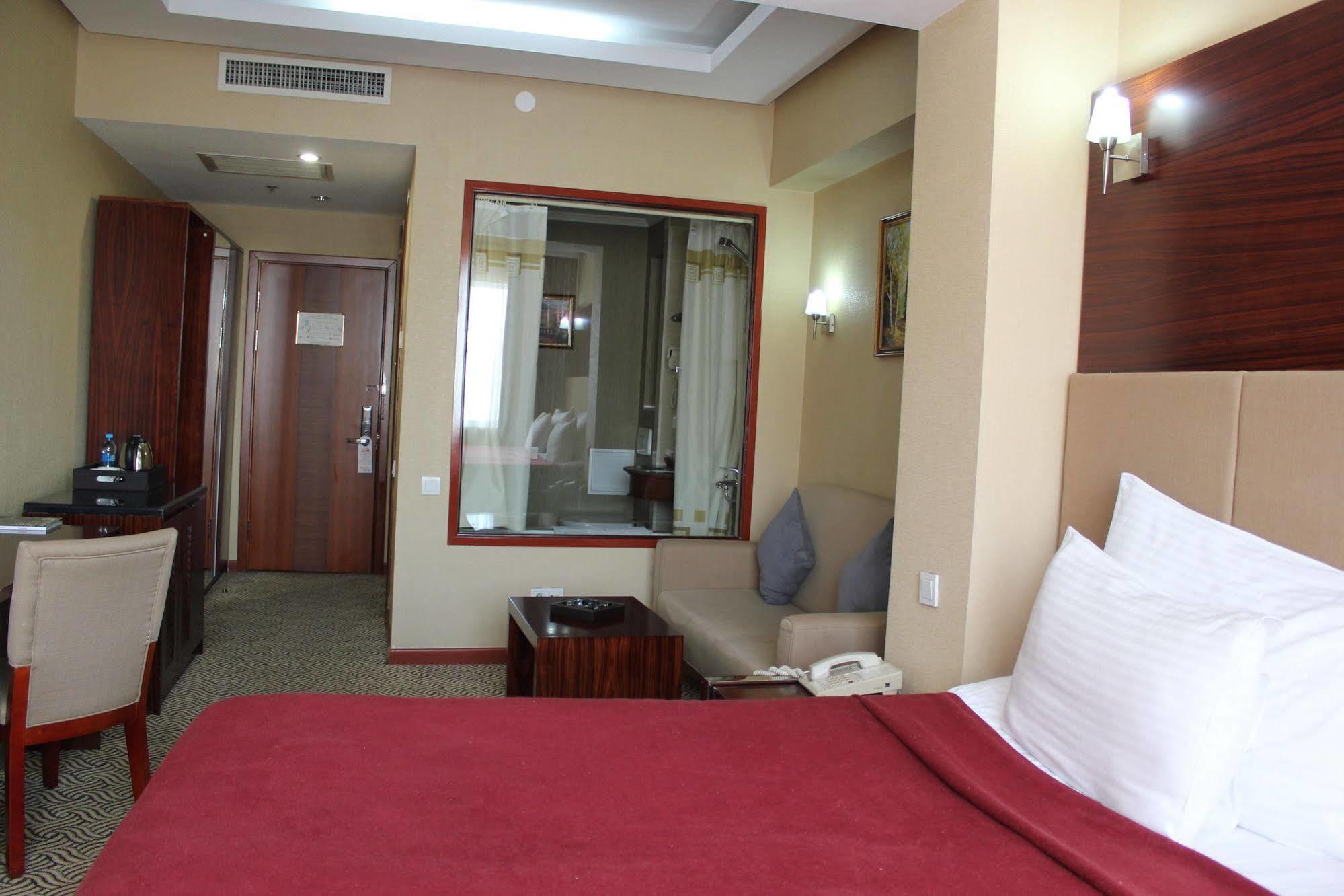 Regardal Hotel Almaty Luaran gambar